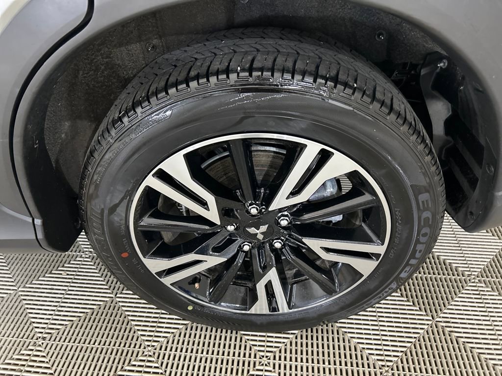 Used 2025 Mitsubishi Eclipse Cross SE image 9