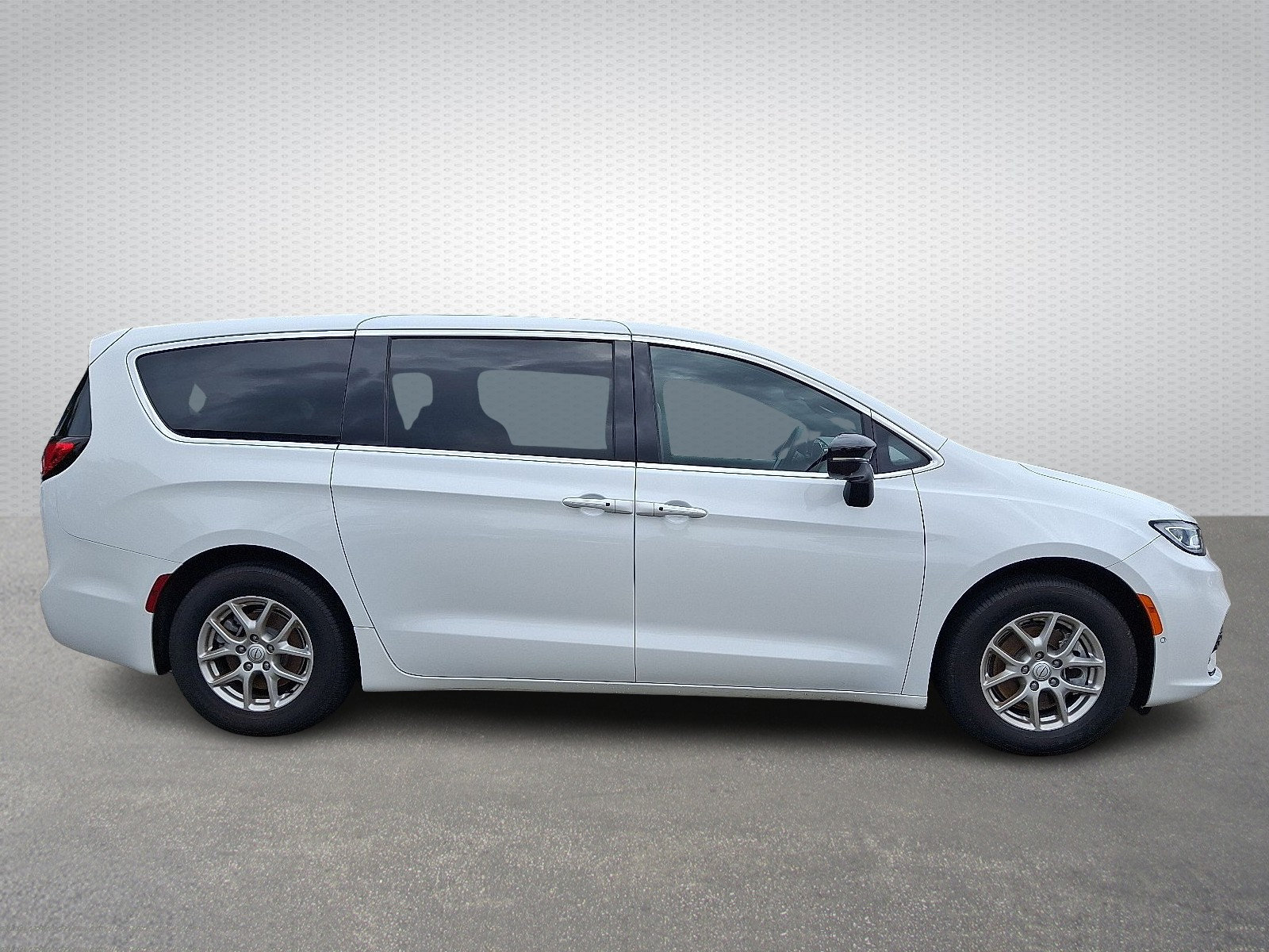 Used 2026 Chrysler Pacifica Select FWD image 7