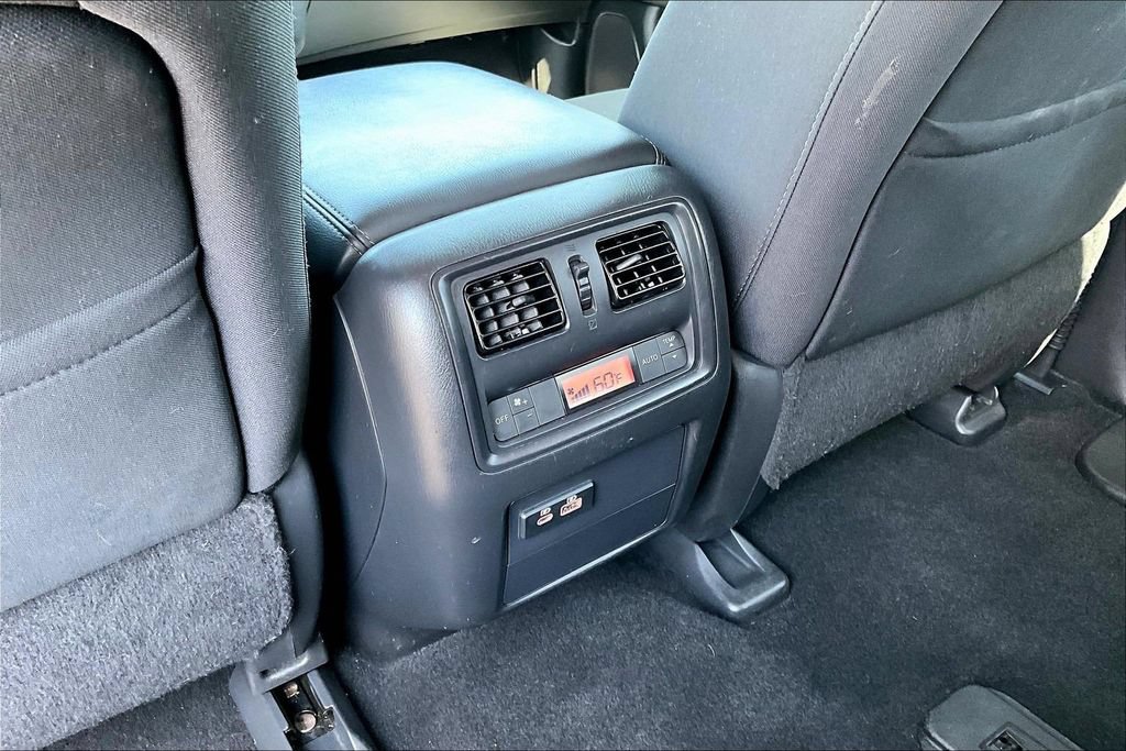 Used 2020 Nissan Pathfinder S AWD/4WD image 10