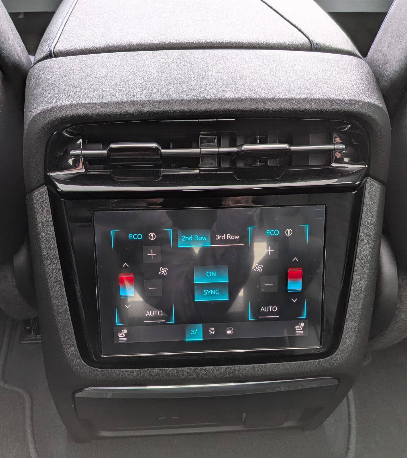 Used 2026 Cadillac Escalade IQ Sport 1 w/ LPO, ONYX Package AWD/4WD image 20