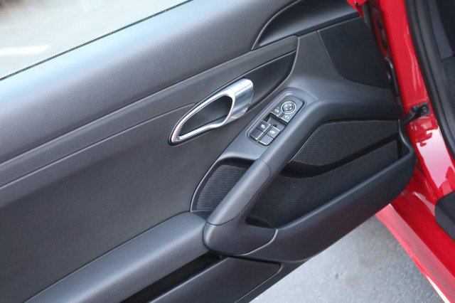 Used 2019 Porsche 718 Cayman RWD image 22