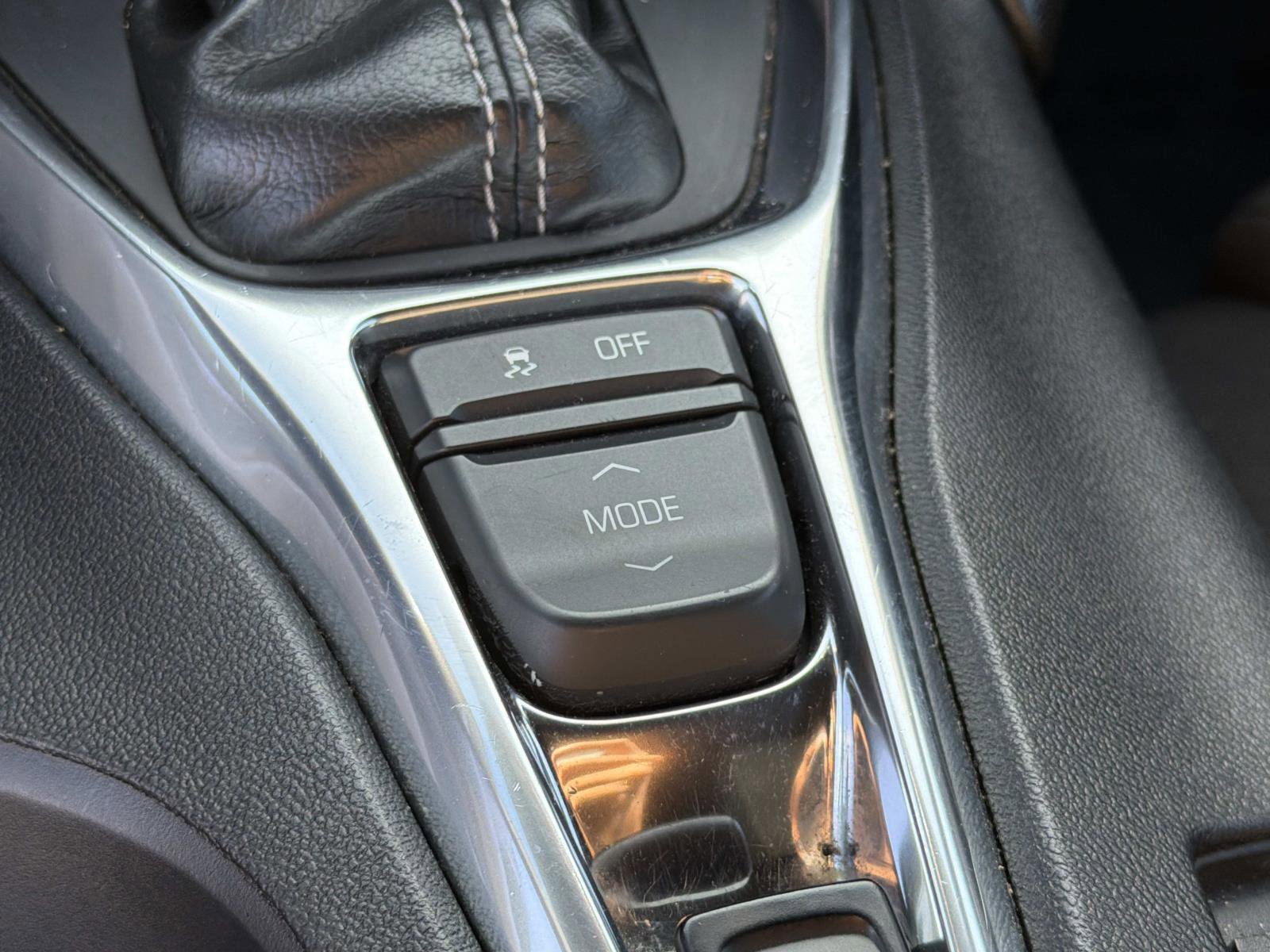 Used 2020 Chevrolet Camaro LT image 14