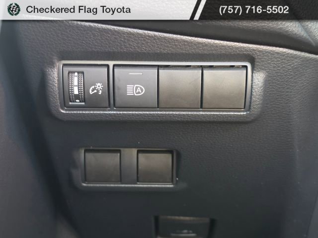 Certified 2025 Toyota Corolla Cross LE AWD/4WD image 11