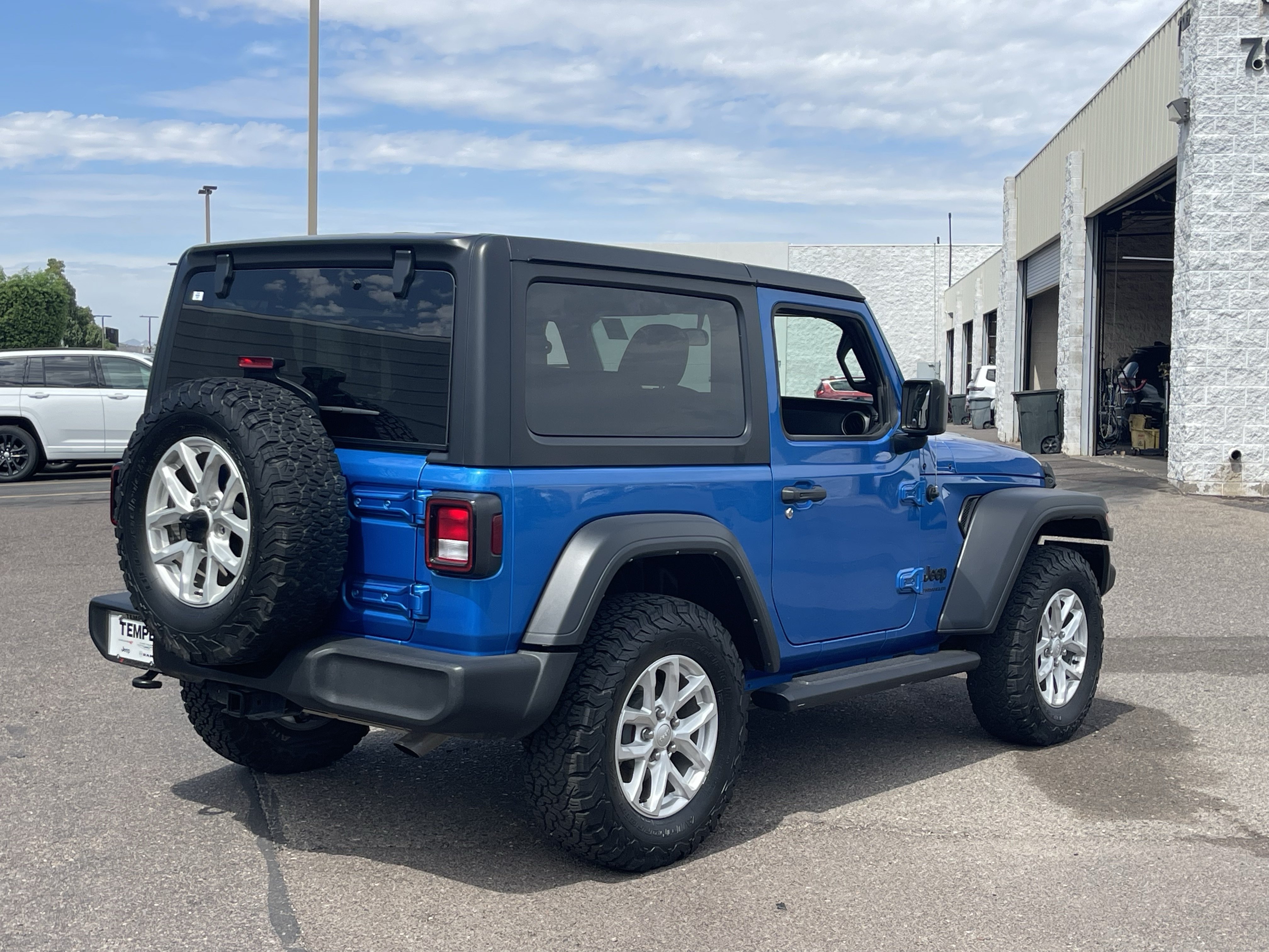 Certified 2023 Jeep Wrangler Sport AWD/4WD image 5