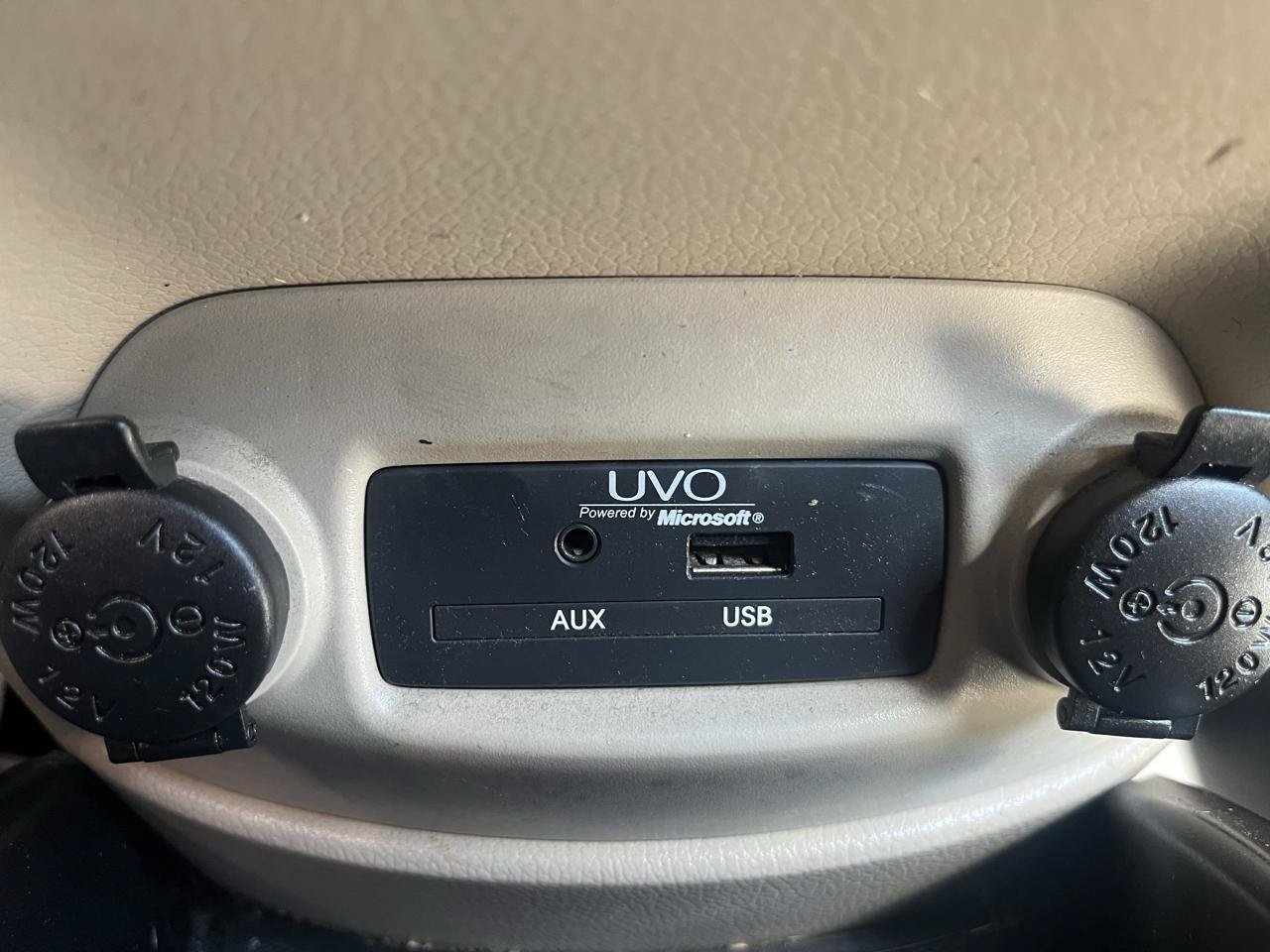 Used 2013 Kia Soul ! FWD image 17