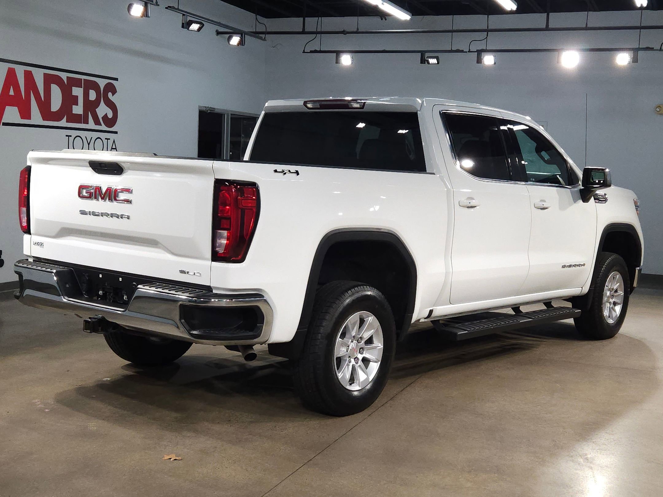 Used 2019 GMC Sierra 1500 SLE w/ SLE Value Package image 7