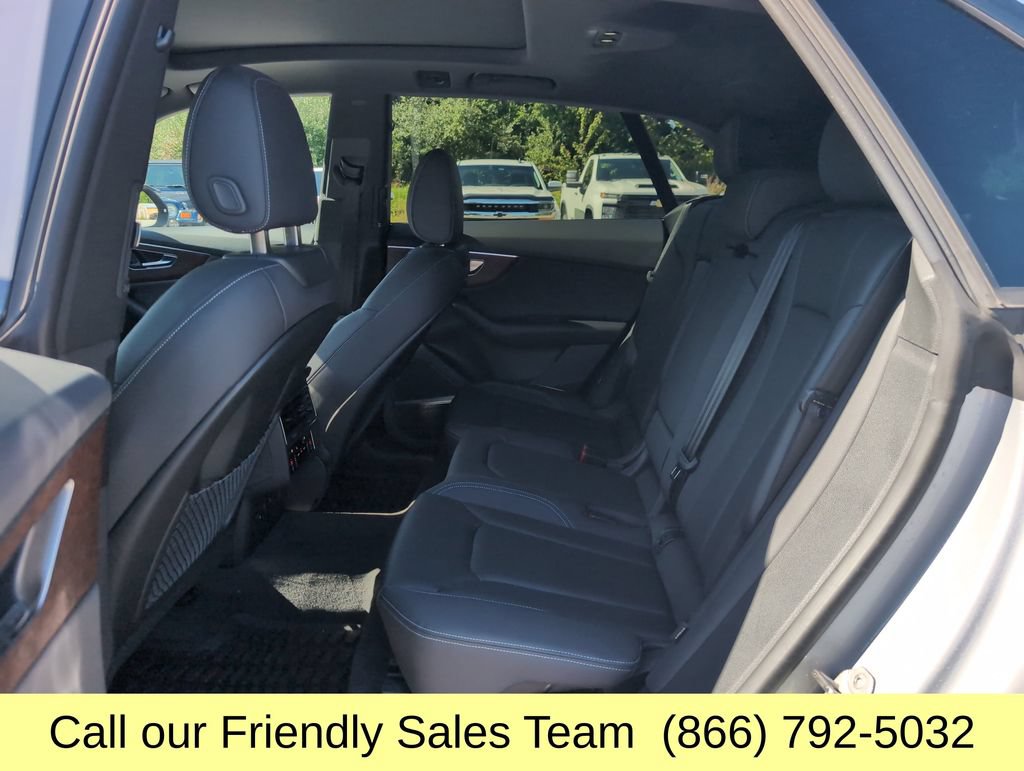 Used 2022 Audi Q8 Premium Plus AWD/4WD image 28