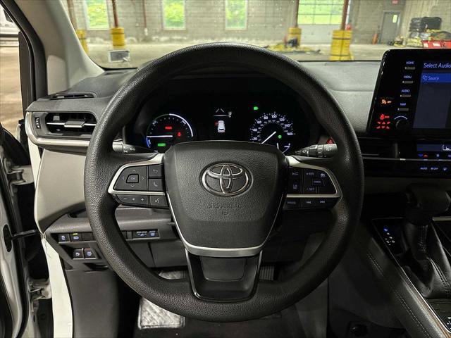 Certified 2021 Toyota Sienna LE FWD image 19