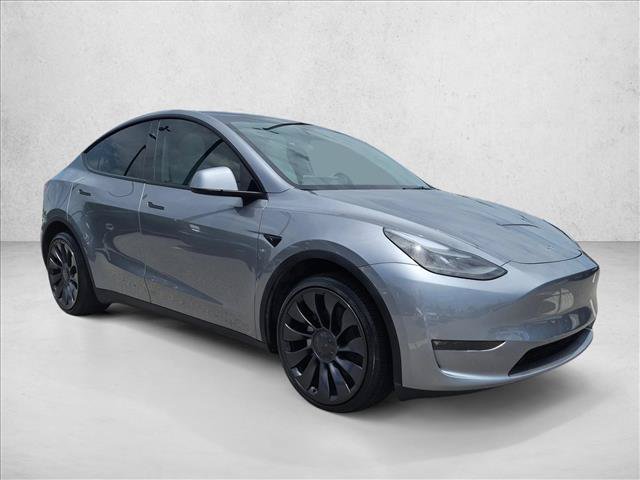Used 2024 Tesla Model Y Long Range AWD/4WD image 3