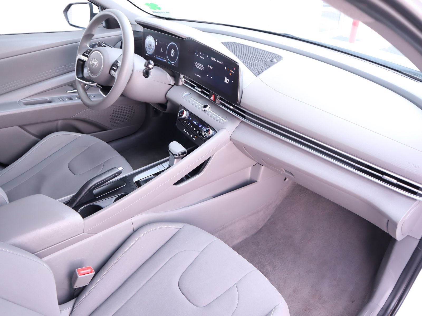 Used 2024 Hyundai Elantra SEL FWD image 48