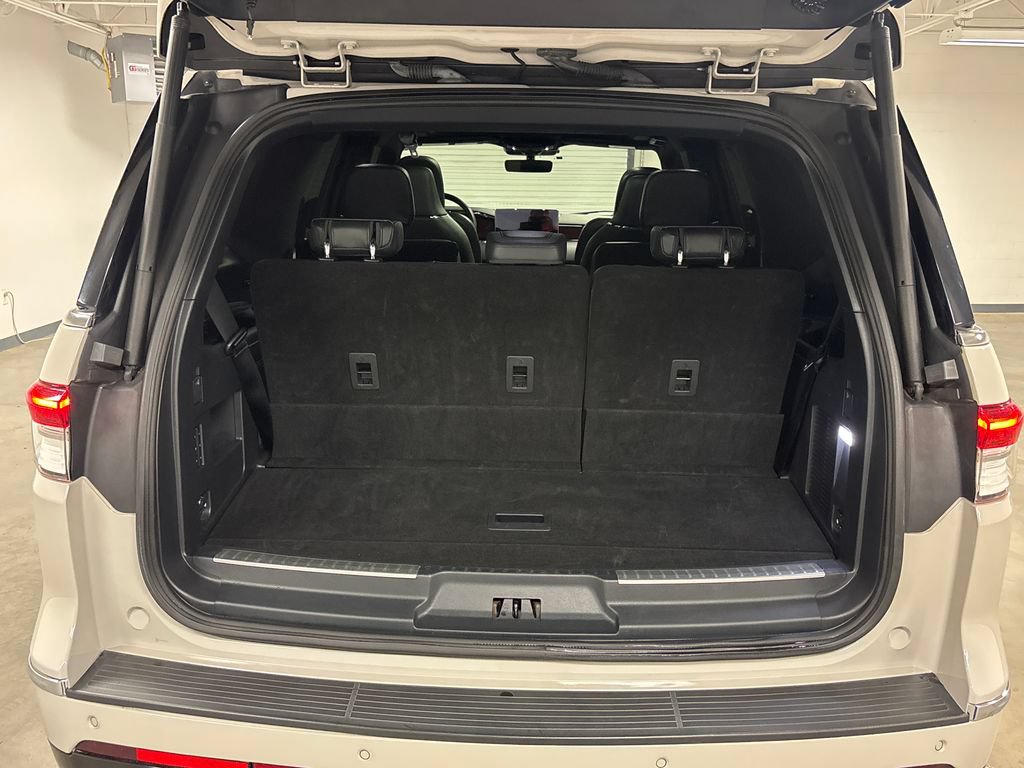 Used 2022 Lincoln Navigator Reserve AWD/4WD image 19