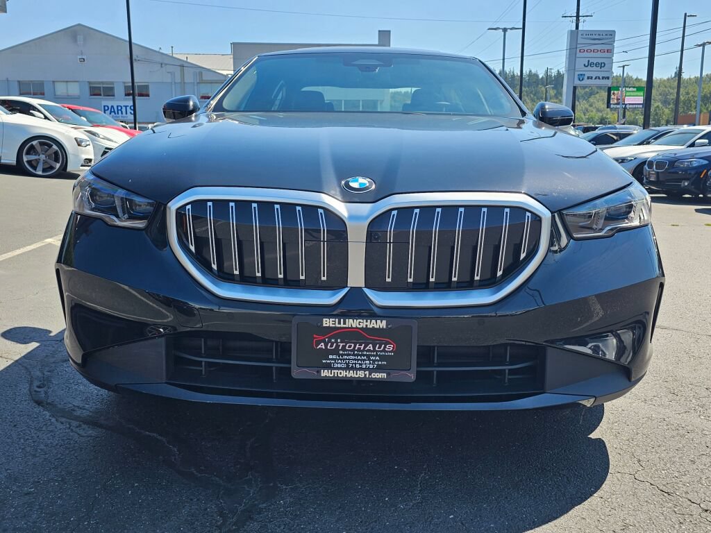 Used 2026 BMW 530i xDrive w/ Premium Package AWD/4WD image 8