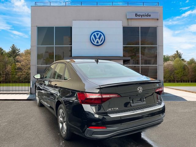 Certified 2023 Volkswagen Jetta SE w/ Panoramic Sunroof Package image 7