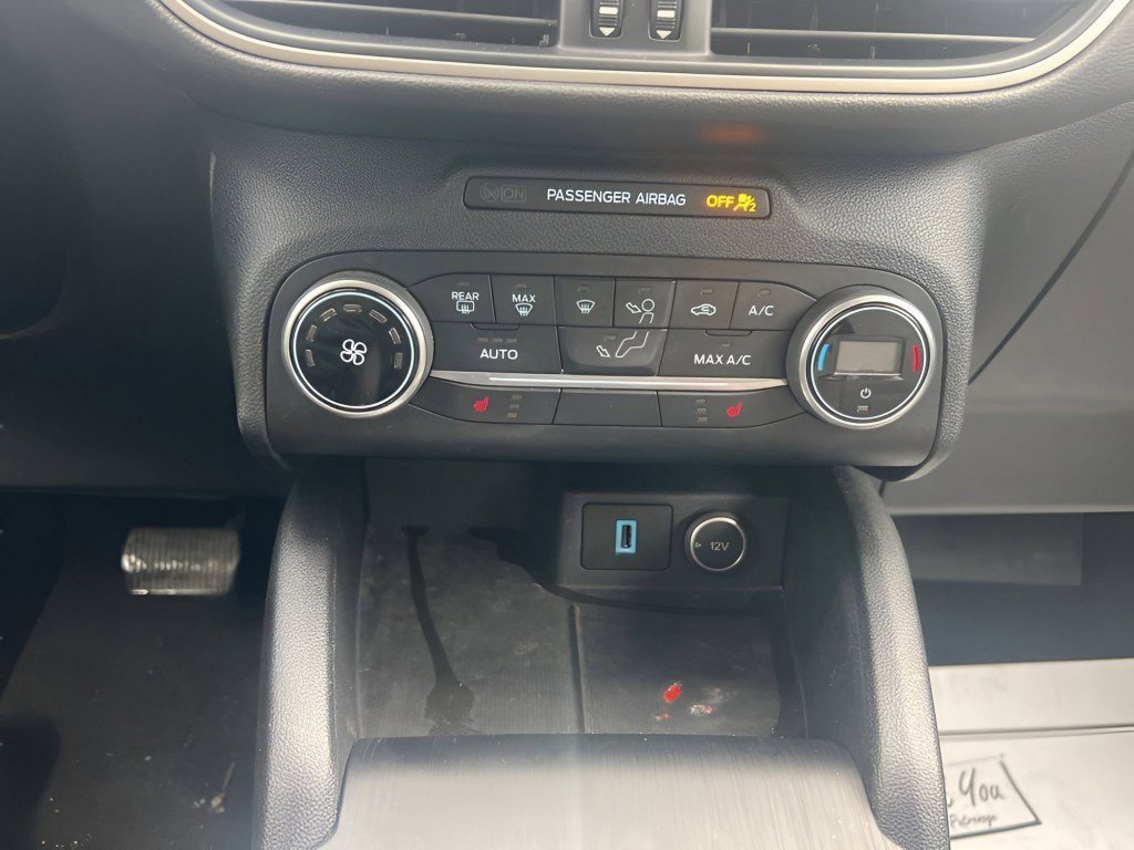 Used 2020 Ford Escape SE image 23