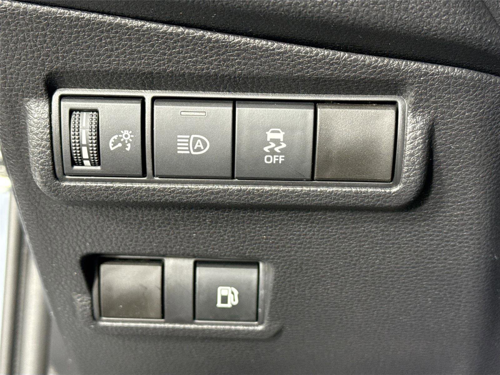 Used 2025 Toyota Corolla Cross AWD Hybrid image 13