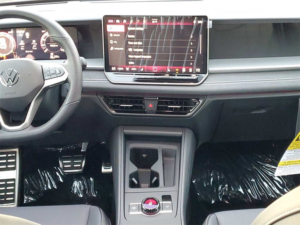 New 2026 Volkswagen Tiguan SE R-Line image 17