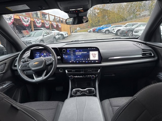 Used 2025 Chevrolet Traverse LT image 15