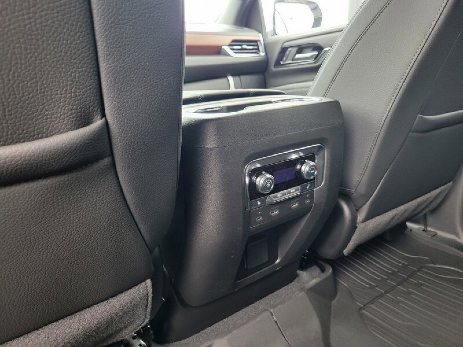 New 2026 GMC Yukon Denali w/ Denali Reserve Package AWD/4WD image 34