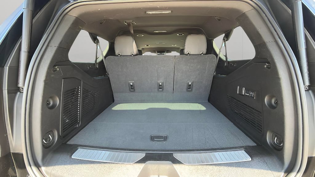 Certified 2025 Chevrolet Suburban Premier RWD image 29