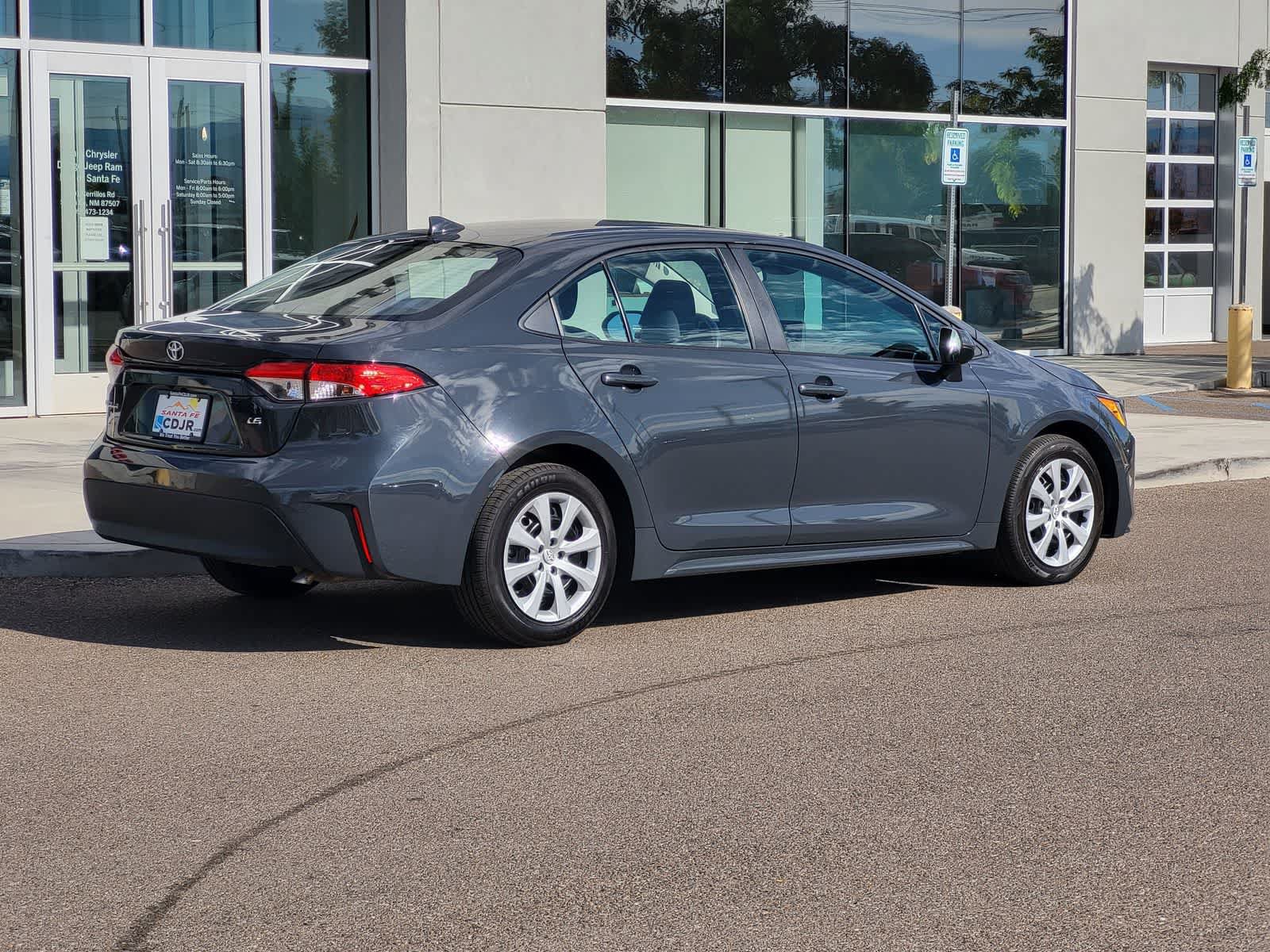 Used 2024 Toyota Corolla LE FWD image 5
