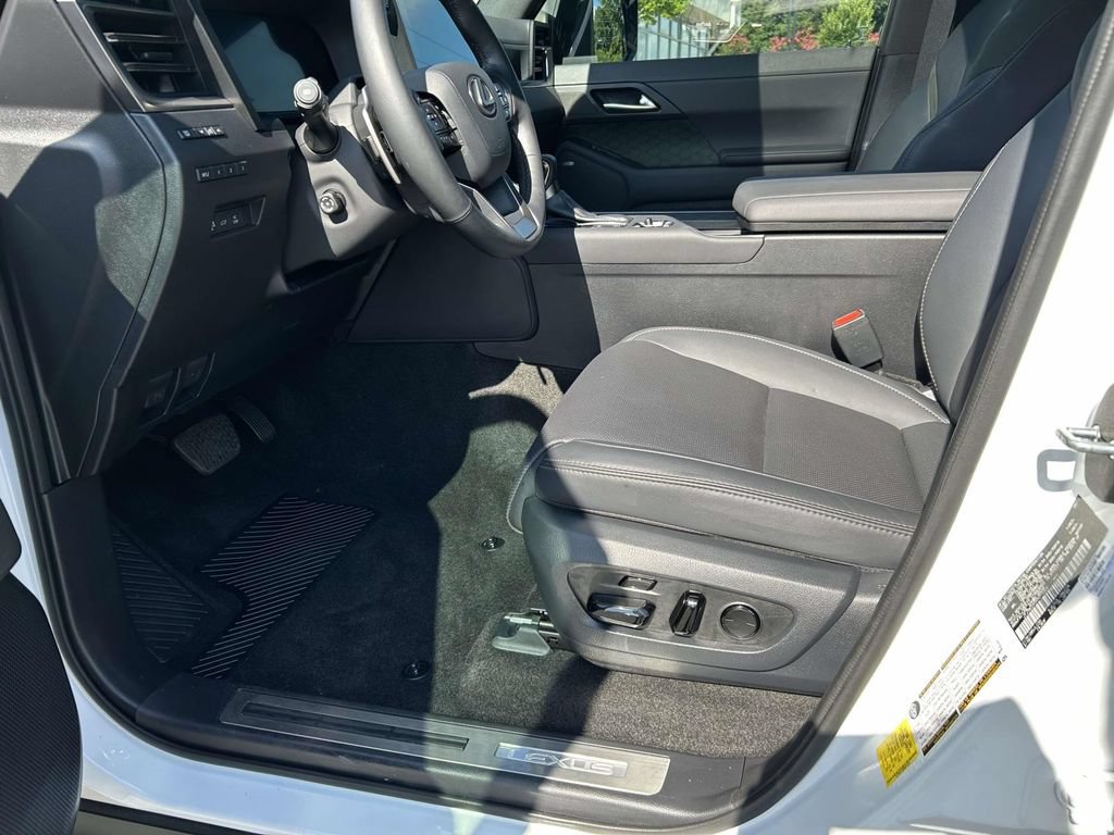 Used 2024 Lexus GX 550 AWD/4WD image 21