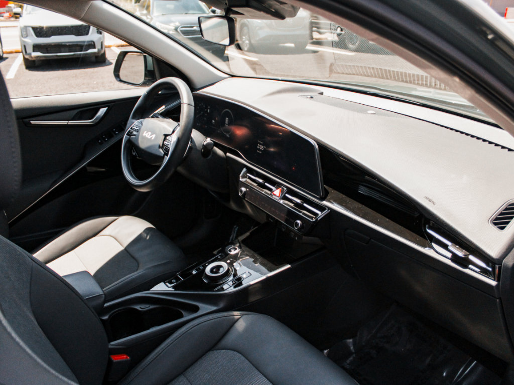 Used 2023 Kia Niro Wind w/ Wind Preserve Package FWD image 28