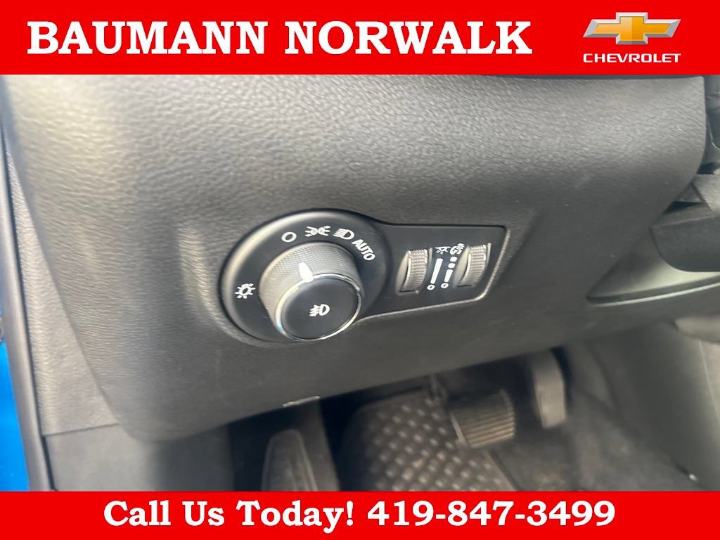 Used 2026 Jeep Compass Latitude w/ Sun and Sound Group AWD/4WD image 17
