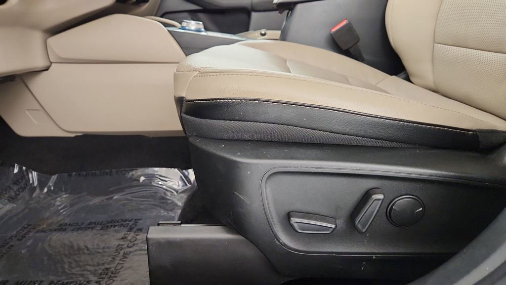 Used 2022 Ford Escape SEL image 15