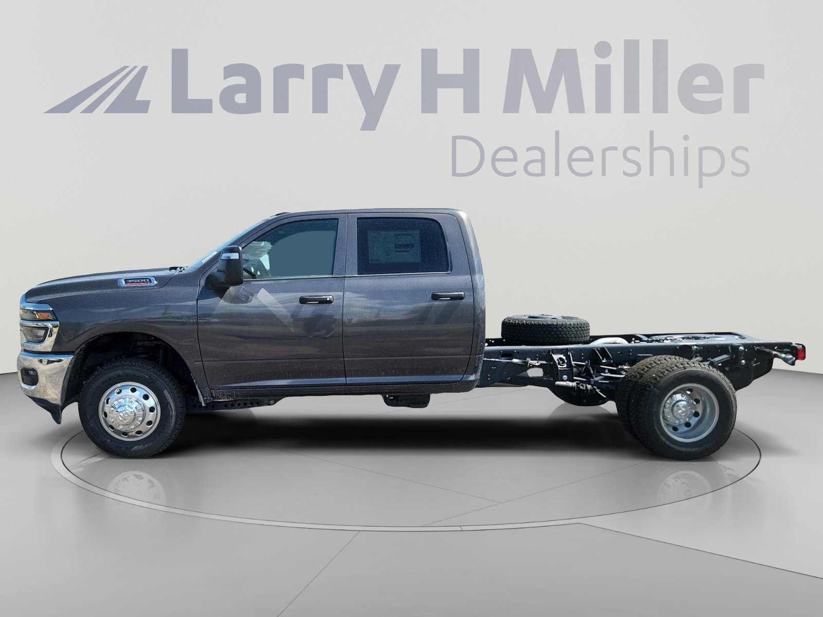 New 2025 RAM 3500 Tradesman w/ Chrome Appearance Group AWD/4WD image 3