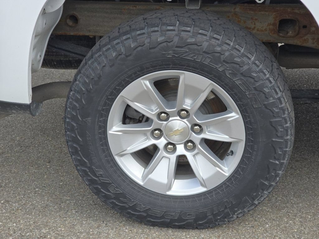 Used 2022 Chevrolet Silverado 1500 LT w/ Safety Package AWD/4WD image 11