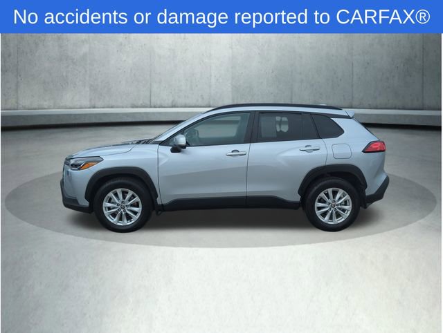 Used 2024 Toyota Corolla Cross LE image 2