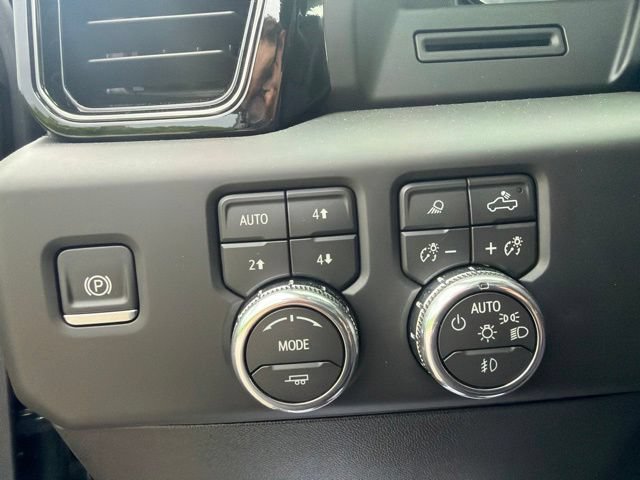 Certified 2026 GMC Sierra 3500 AT4 AWD/4WD image 18