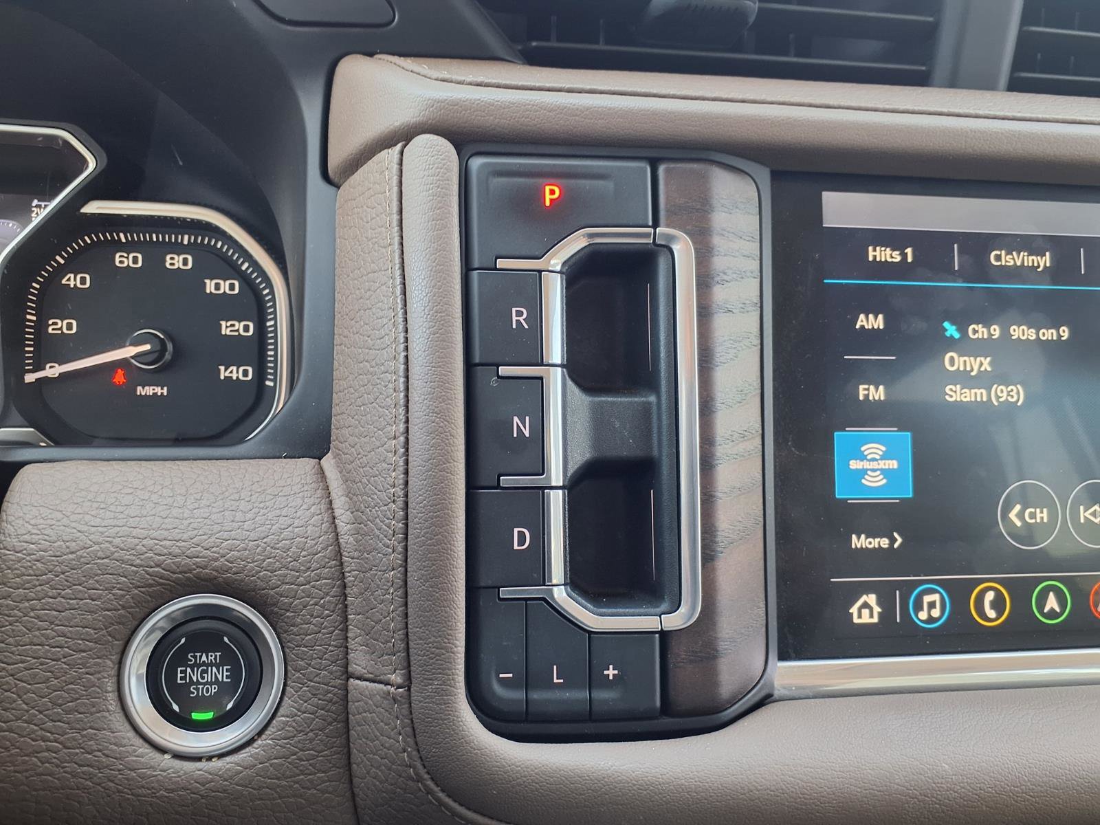 Used 2021 GMC Yukon XL Denali w/ Denali Premium Package AWD/4WD image 27