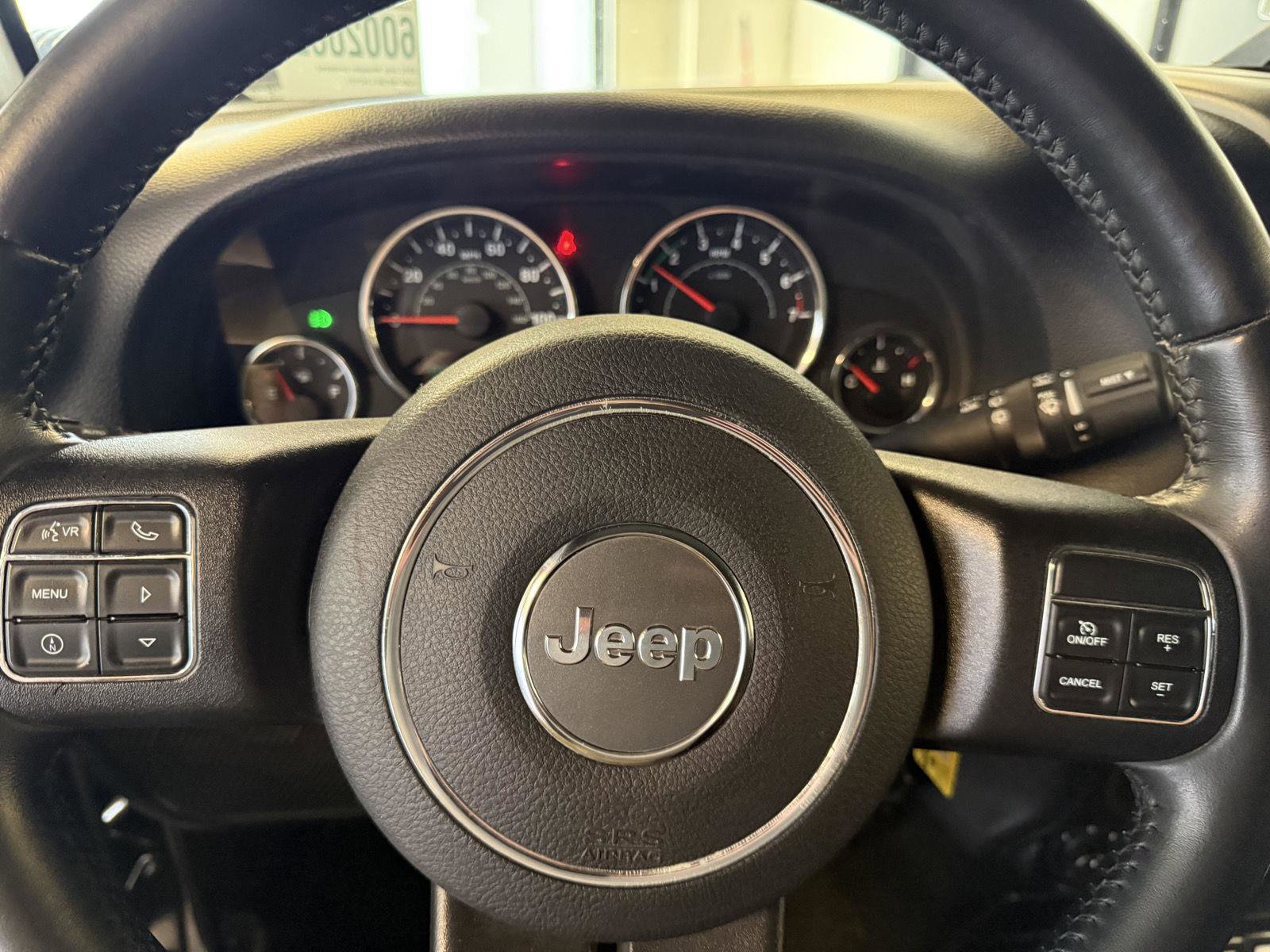 Used 2015 Jeep Wrangler Unlimited Rubicon w/ Connectivity Group image 12