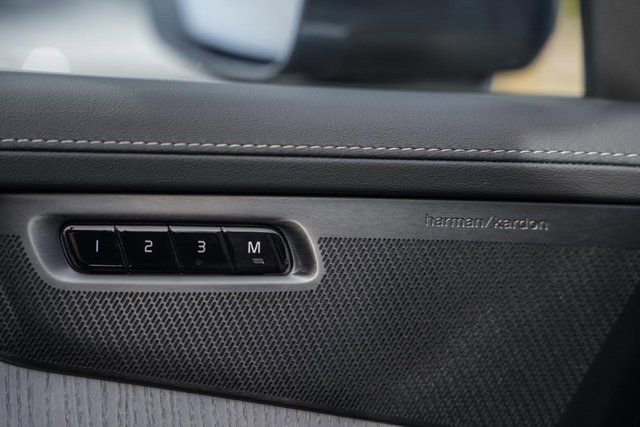 New 2026 Volvo XC90 B6 Ultra w/ Protection Package image 41