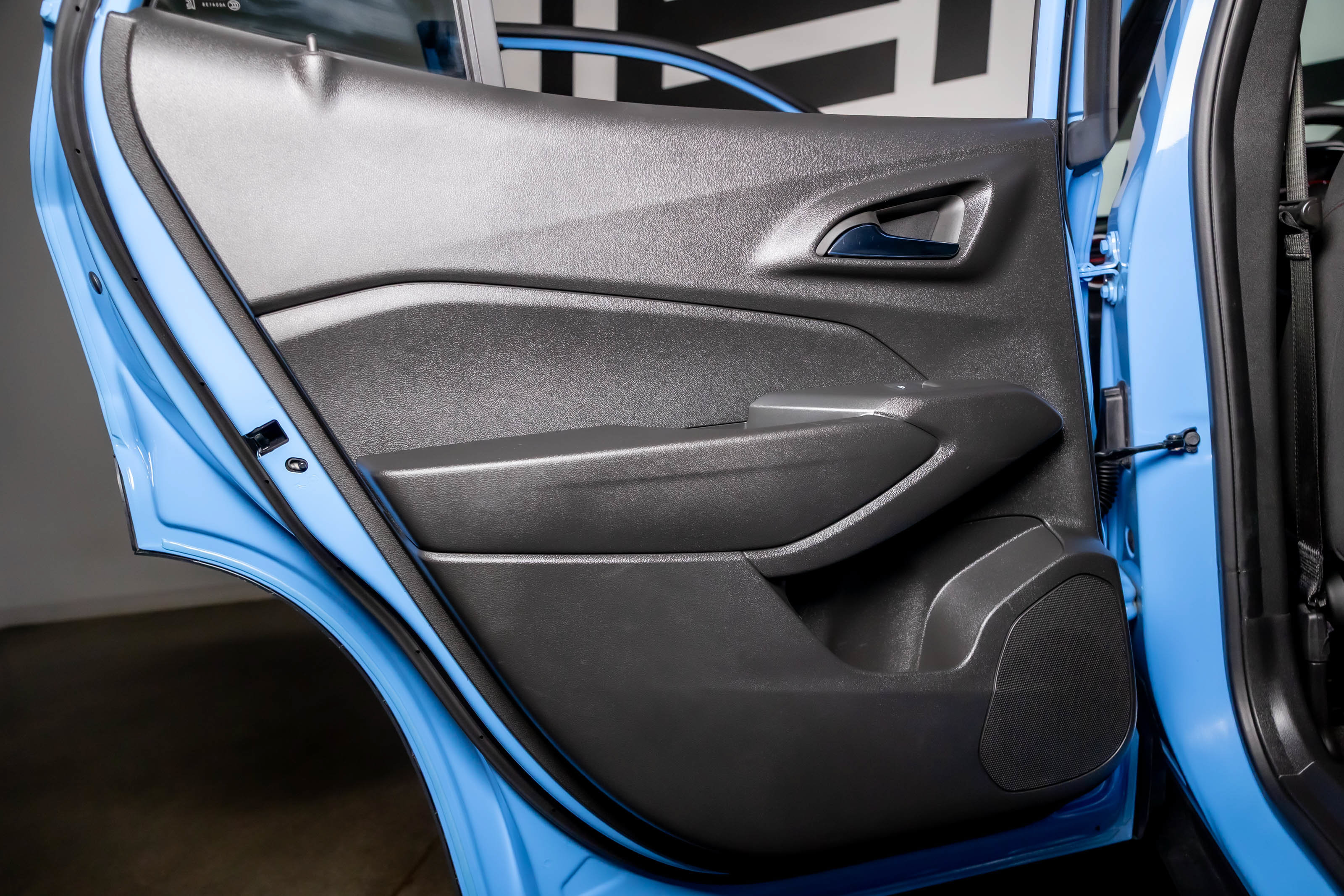 Used 2024 Chevrolet Trax RS FWD image 40