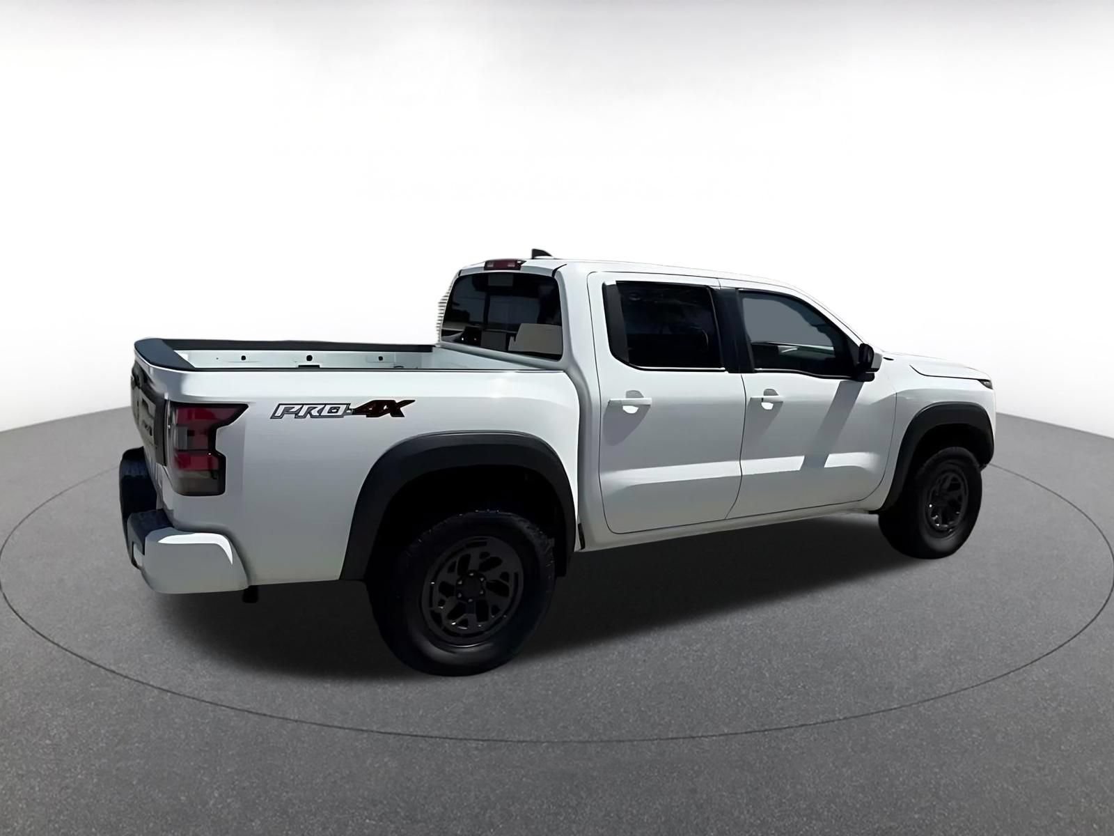 Used 2026 Nissan Frontier PRO-4X AWD/4WD image 12