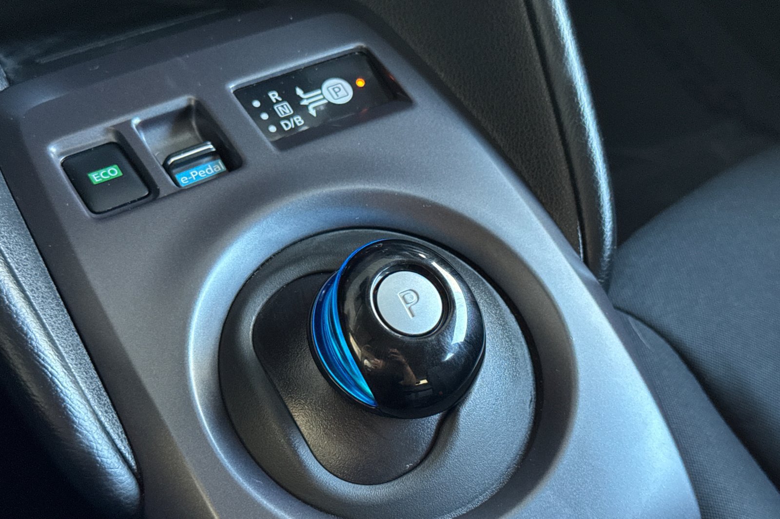 Certified 2025 Nissan Leaf S FWD image 34
