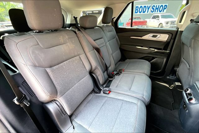 Used 2025 Ford Explorer Active AWD/4WD image 28