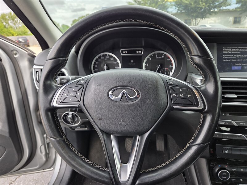 Used 2018 INFINITI QX30 Premium w/ Navigation Package AWD/4WD image 13