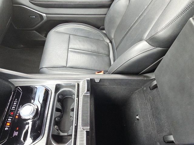 Used 2024 Jeep Wagoneer Series II w/ Flexible Seating Group image 56