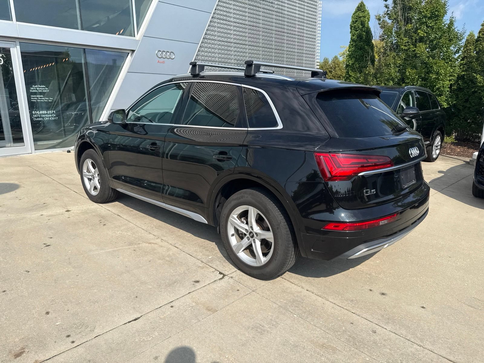 Used 2023 Audi Q5 2.0T Premium w/ Convenience Package AWD/4WD image 3