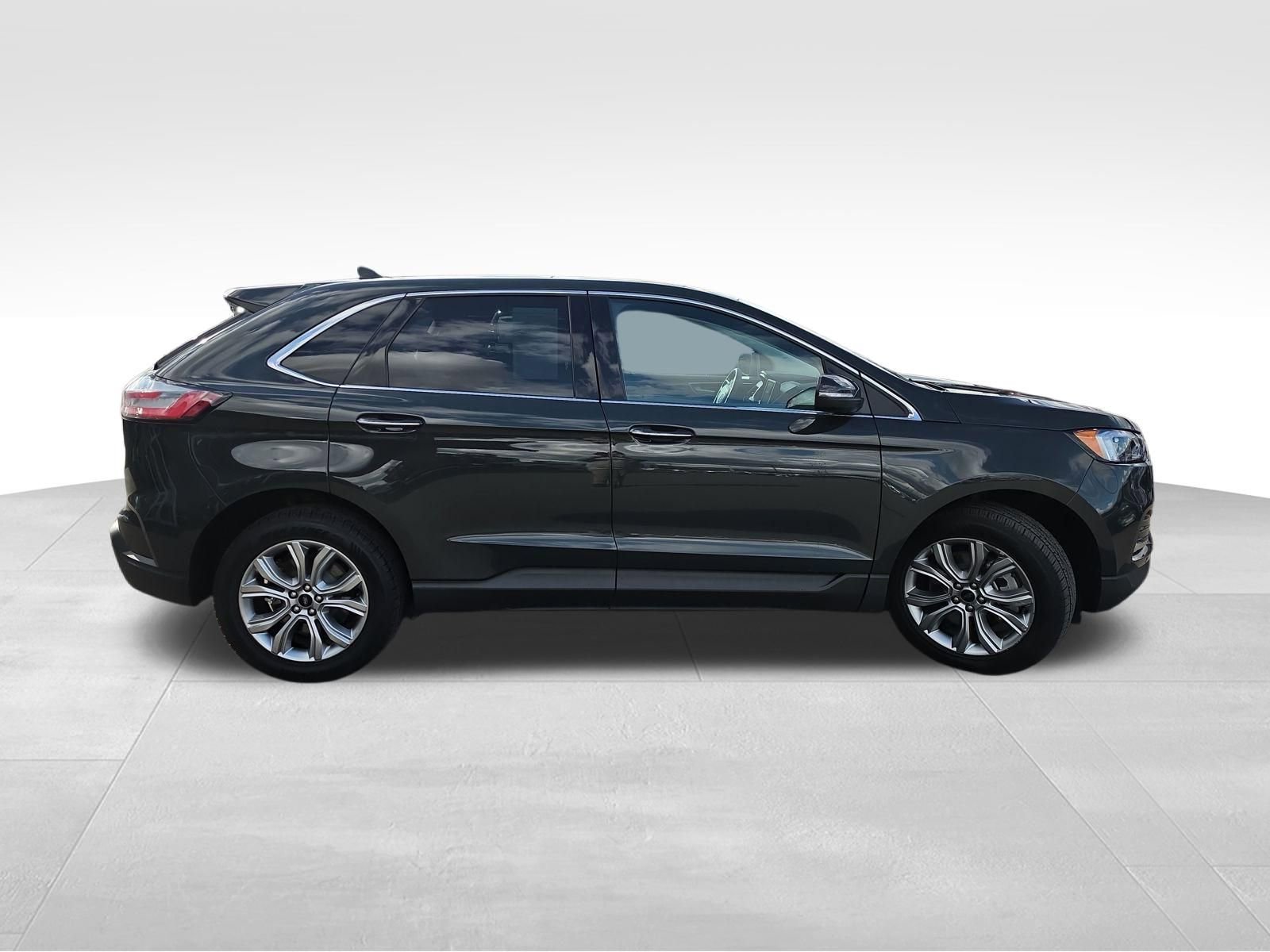 Used 2023 Ford Edge Titanium w/ Cargo Accessory Package image 7