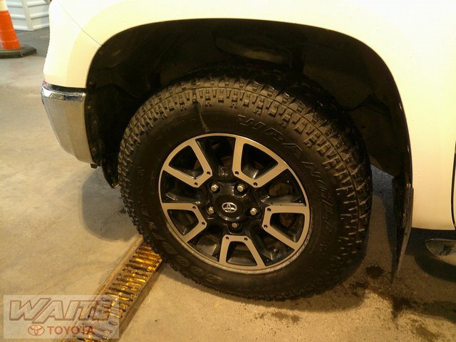 Used 2017 Toyota Tundra Limited image 13