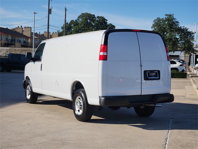 Used 2024 Chevrolet Express 3500 Extended w/ Driver Convenience Package RWD image 2