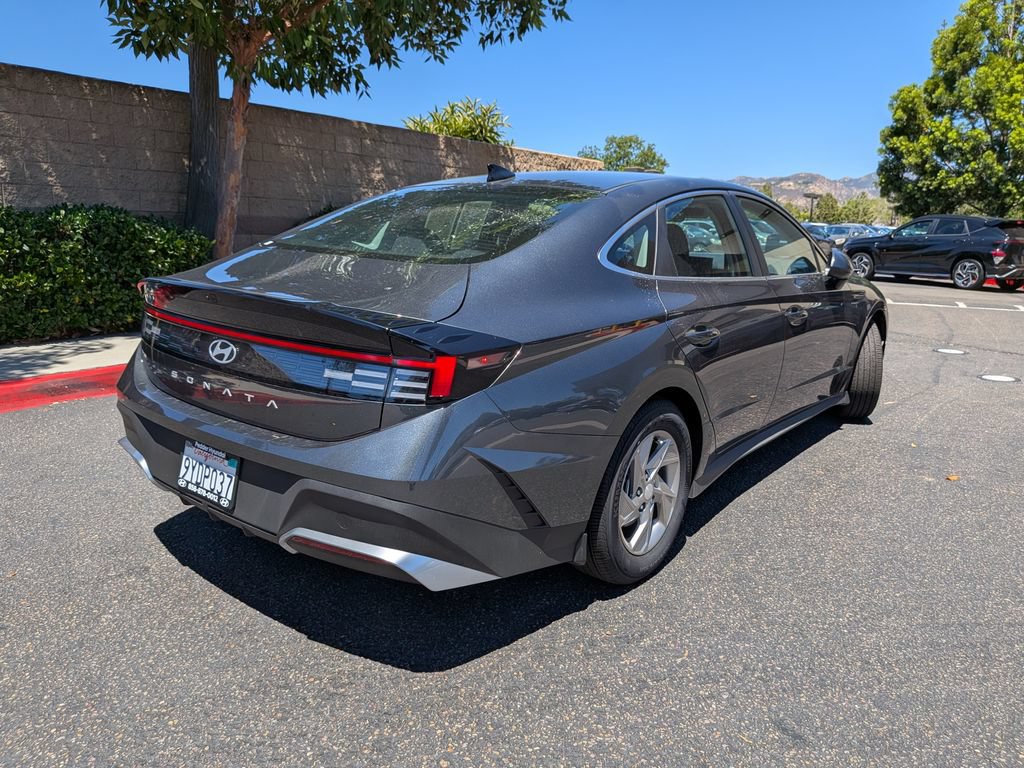 Used 2026 Hyundai Sonata SE FWD image 8