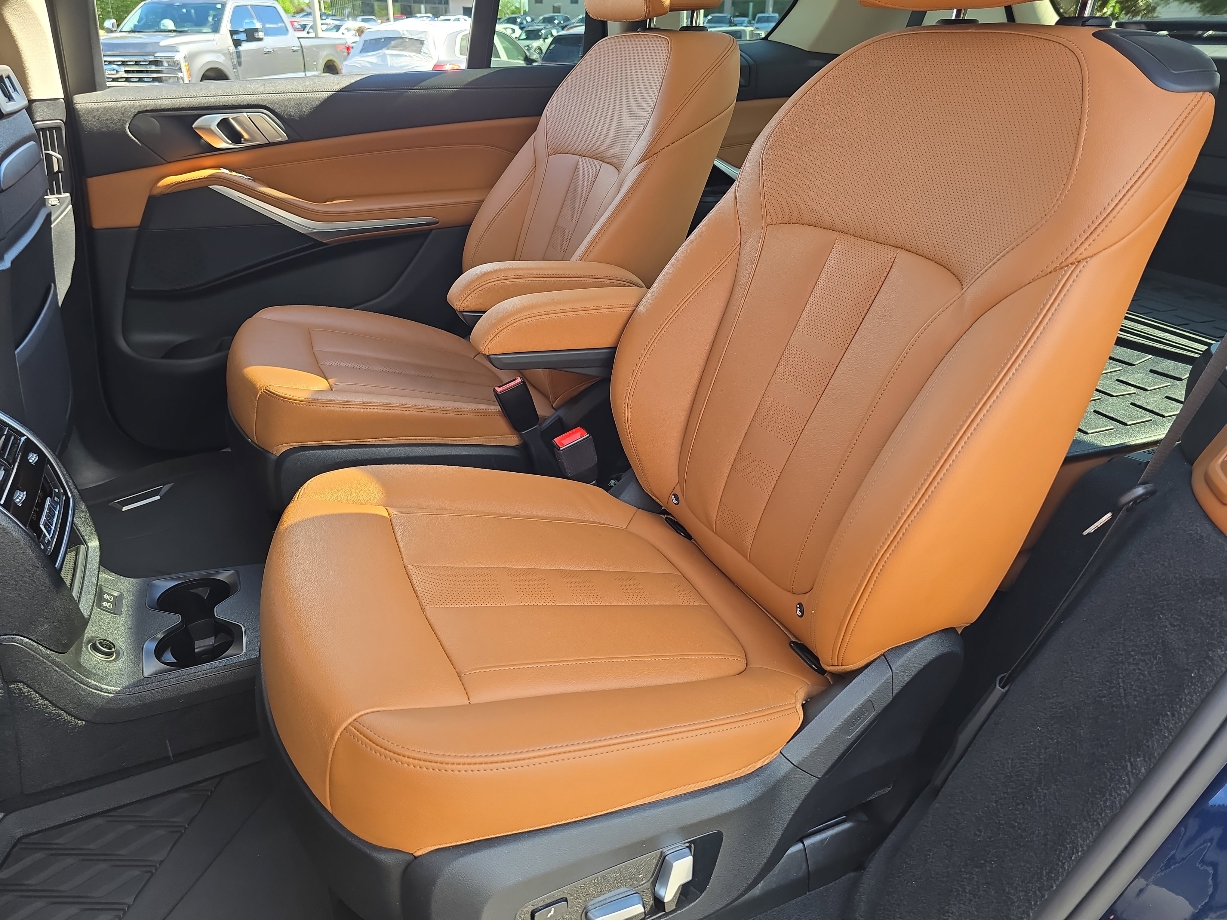 Used 2022 BMW X7 xDrive40i w/ Premium Package AWD/4WD image 18