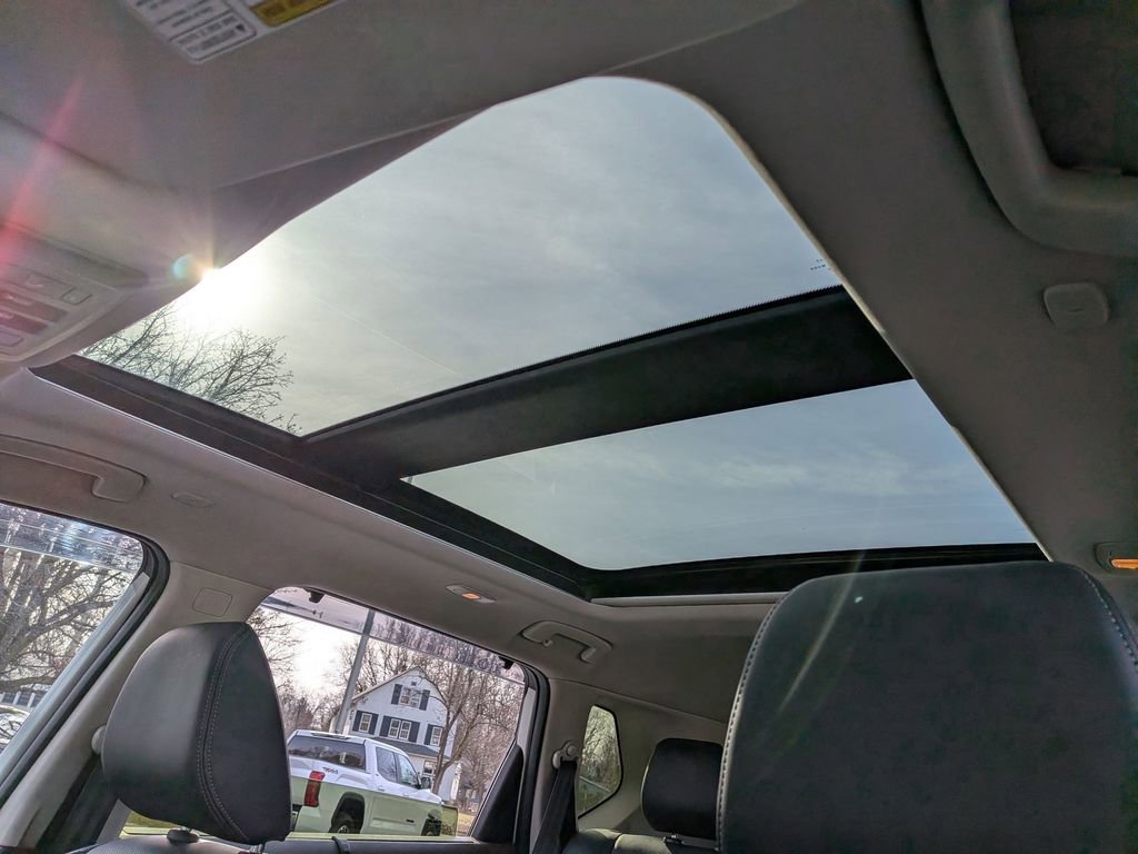 Used 2023 Nissan Rogue Platinum w/ Platinum Premium Package image 16