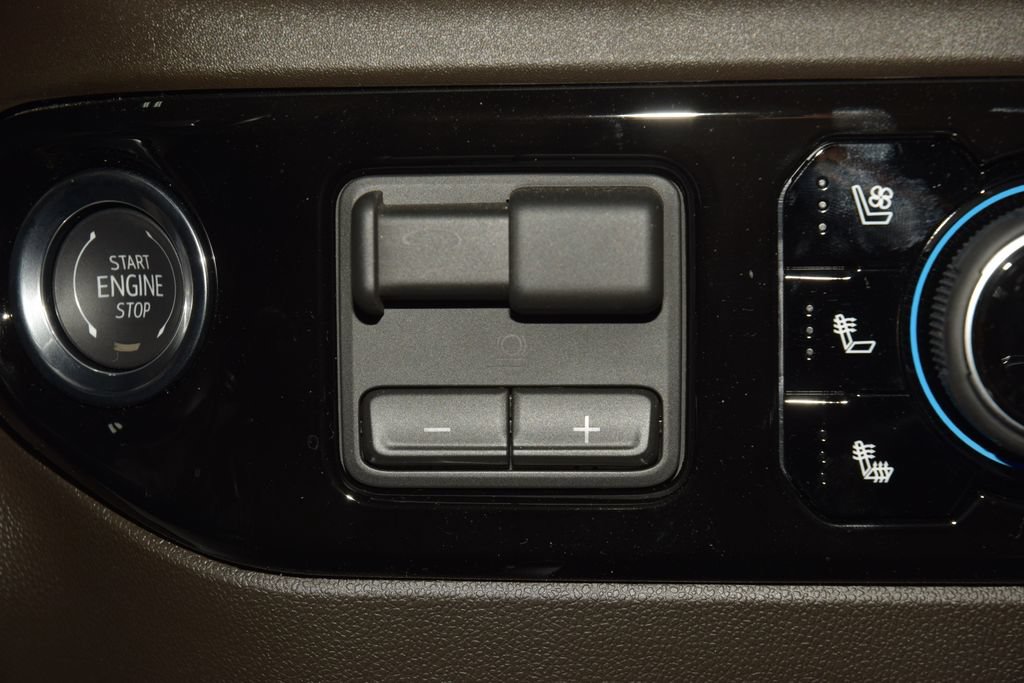 Used 2026 Chevrolet Silverado 1500 LTZ w/ LTZ Premium Package AWD/4WD image 32
