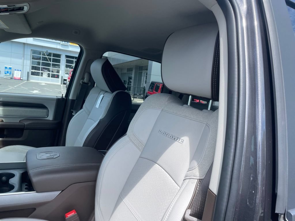 New 2026 RAM 3500 Laramie AWD/4WD image 12